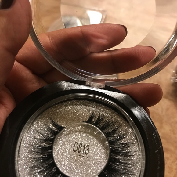 Real Mink Lashes - Picture 3 of 4